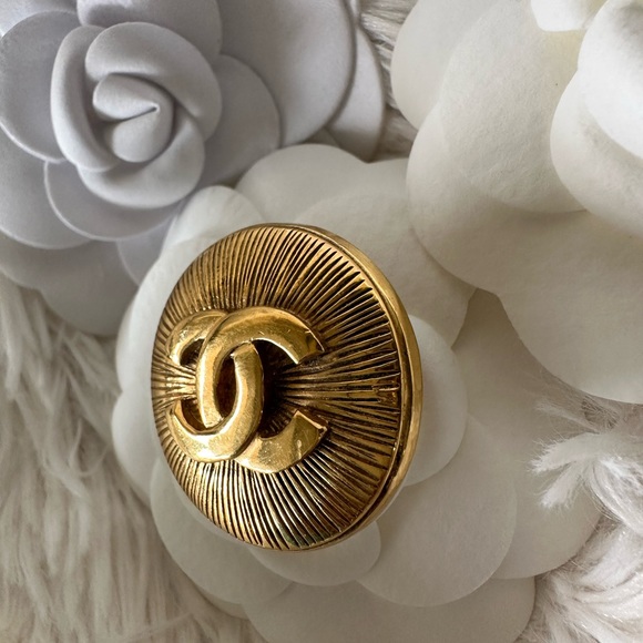 Vintage “CC” Brooch - Picture 5 of 6